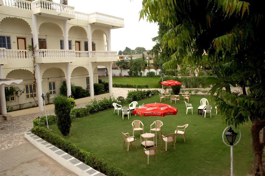 Saheli Palace Udaipur Buitenkant foto